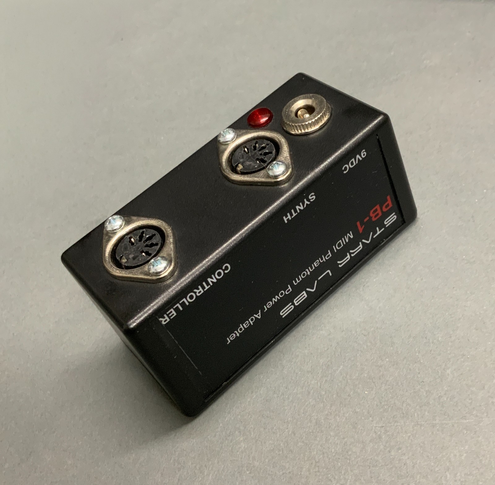 PB-1 MIDI Phantom Power Box